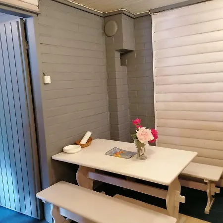 Mini-cottage Airport